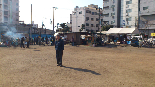 あいりん地区・三角公園